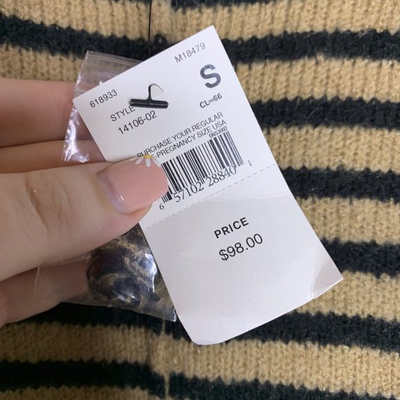 Luxe Essentials Denim Tan and Black Button Shoulder Maternity Sweater NWT Small - Picture 10 of 10